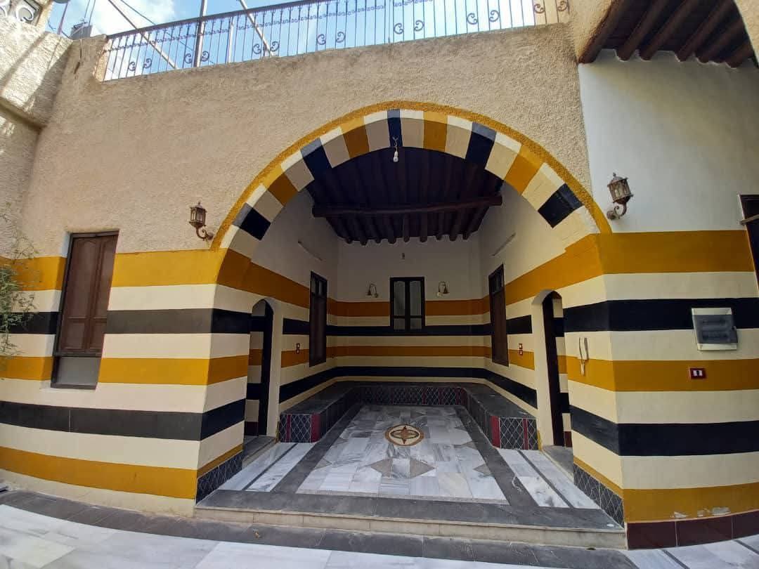 للبيع منزل عربي تراثي مميز في قلب دمشق