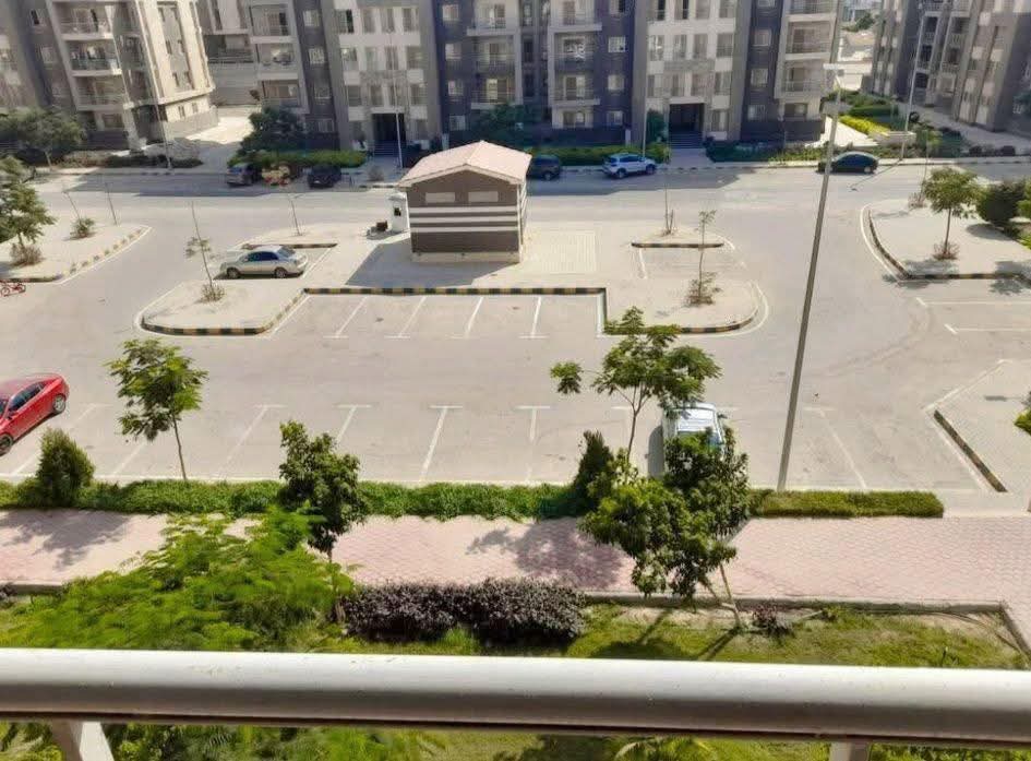 جنة التجمع 🏡 ١٣٠م دور متكرر ناصية  مش مجروحة