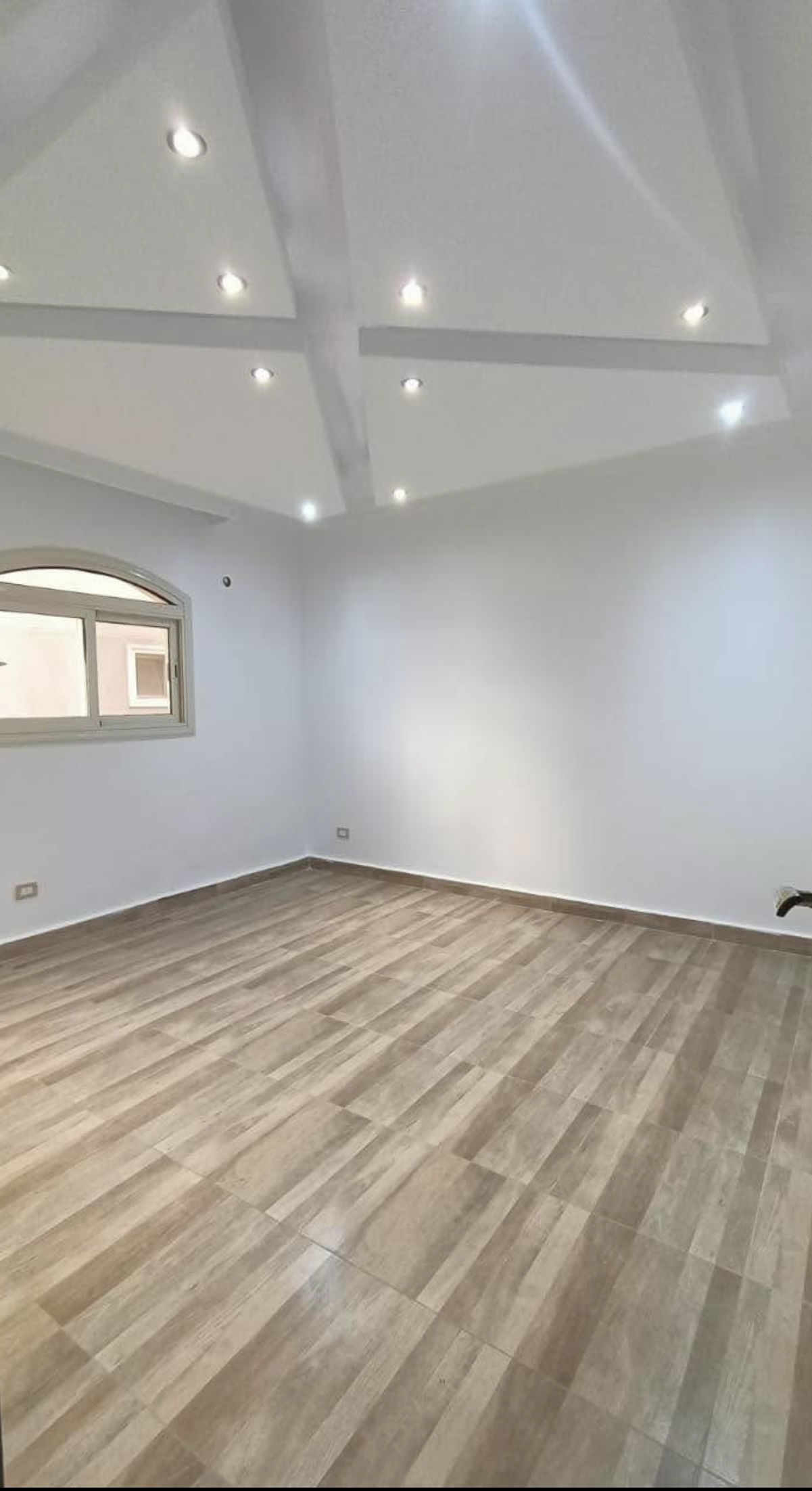 شقة للايجار فى الياسمين فيلات خطوات من بتروسبورت بالمطبخ راكب