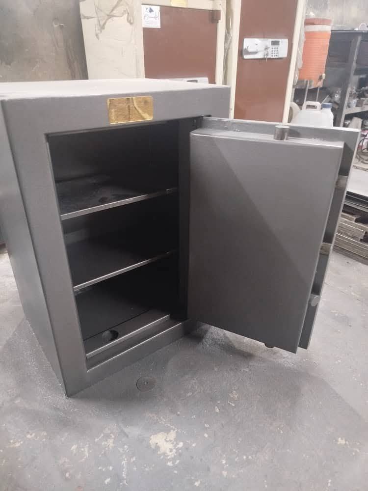 خزنات الهرم